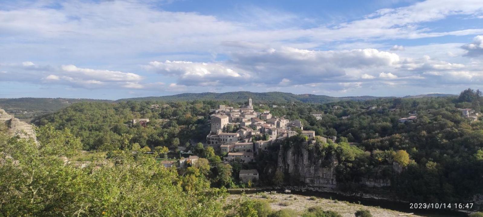 Maison Pierre Et Voute Au Coeur Du Village Balazuc Luaran gambar